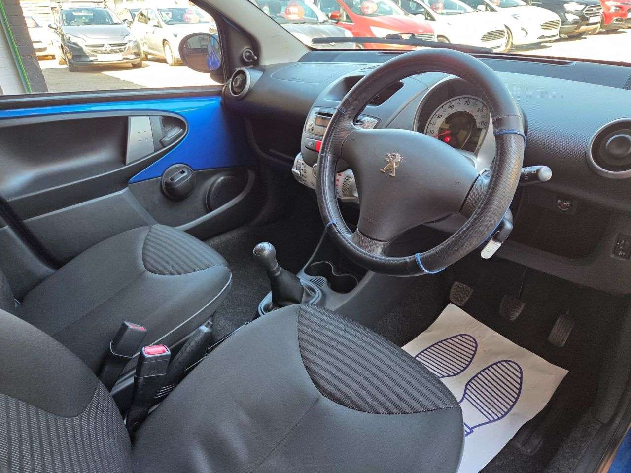 2013 PEUGEOT 107 2013 PEUGEOT 107