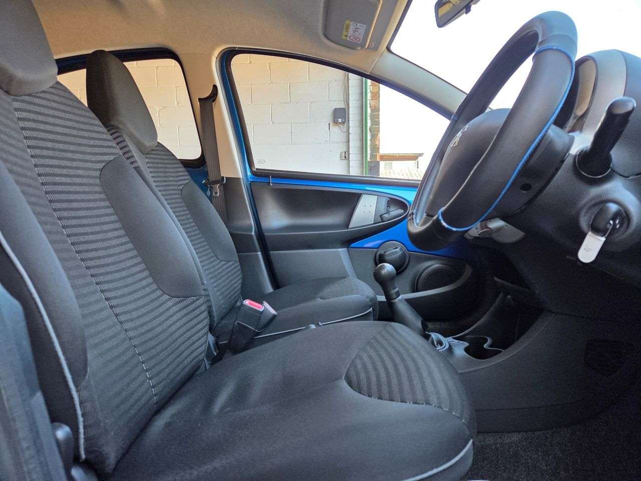 2013 PEUGEOT 107 2013 PEUGEOT 107