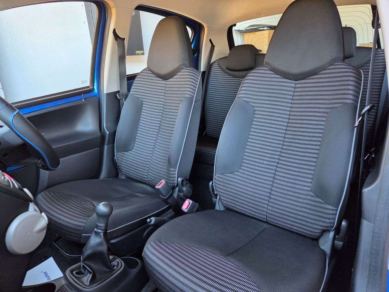 2013 PEUGEOT 107 2013 PEUGEOT 107