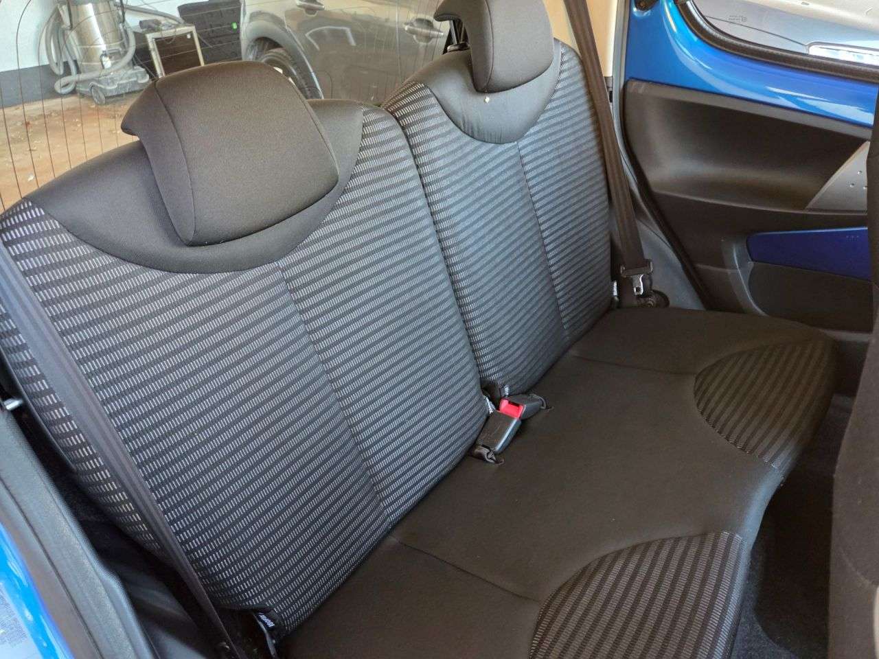 2013 PEUGEOT 107 2013 PEUGEOT 107