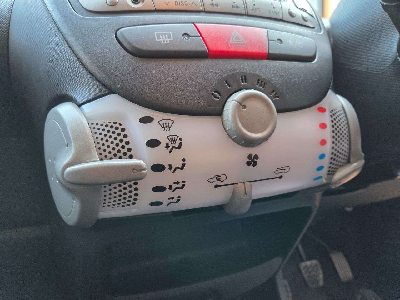 2013 PEUGEOT 107 2013 PEUGEOT 107