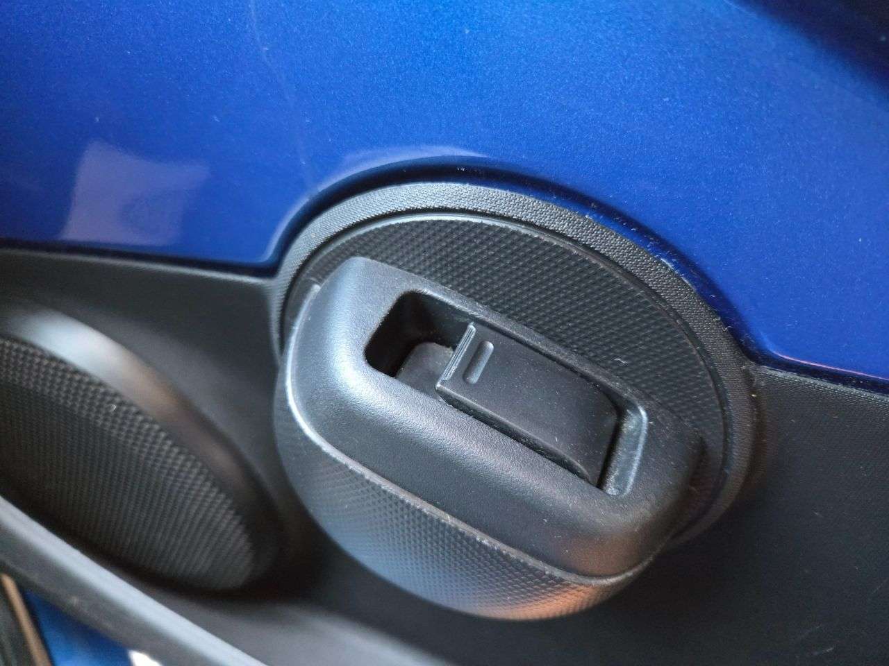 2013 PEUGEOT 107 2013 PEUGEOT 107