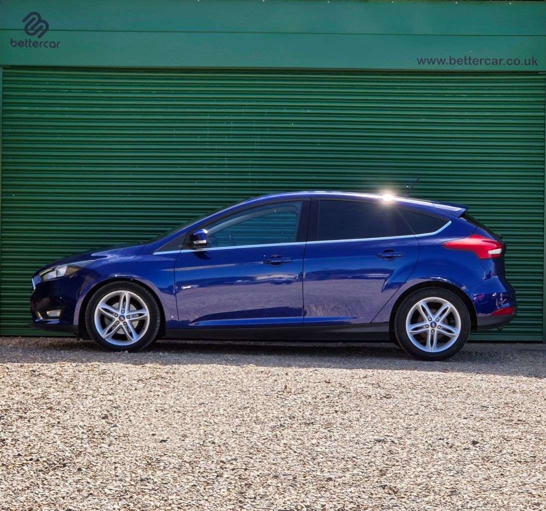 A 2017 FORD FOCUS 1.0T EcoBoost Titanium Hatchback 5dr Petrol Manual Euro 6 (s/s) (100 ps) JU A 2017 FORD FOCUS 1.0T EcoBoost Titanium Hatchback 5dr Petrol Manual Euro 6 (s/s) (100 ps) JU