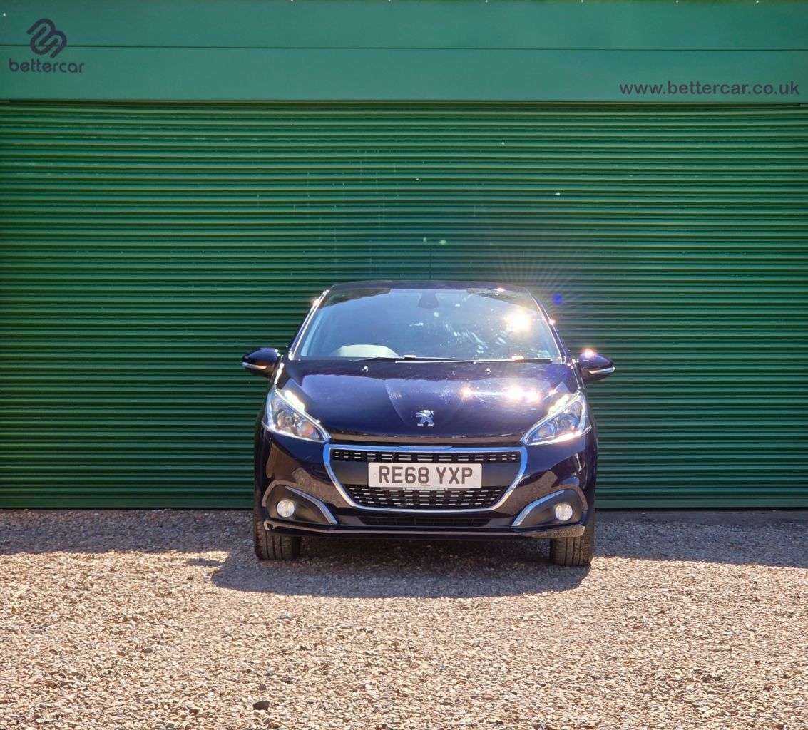 A 2018 PEUGEOT 208 1.2 PureTech Signature Hatchback 5dr Petrol Manual Euro 6 (s/s) (82 ps) ONE A 2018 PEUGEOT 208 1.2 PureTech Signature Hatchback 5dr Petrol Manual Euro 6 (s/s) (82 ps) ONE