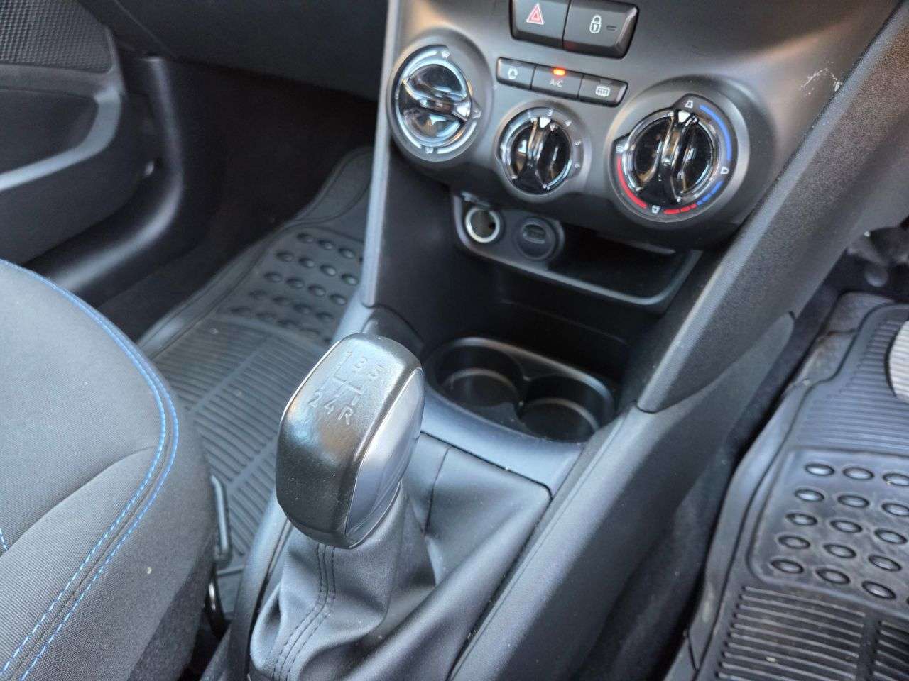 2018 PEUGEOT 208 2018 PEUGEOT 208