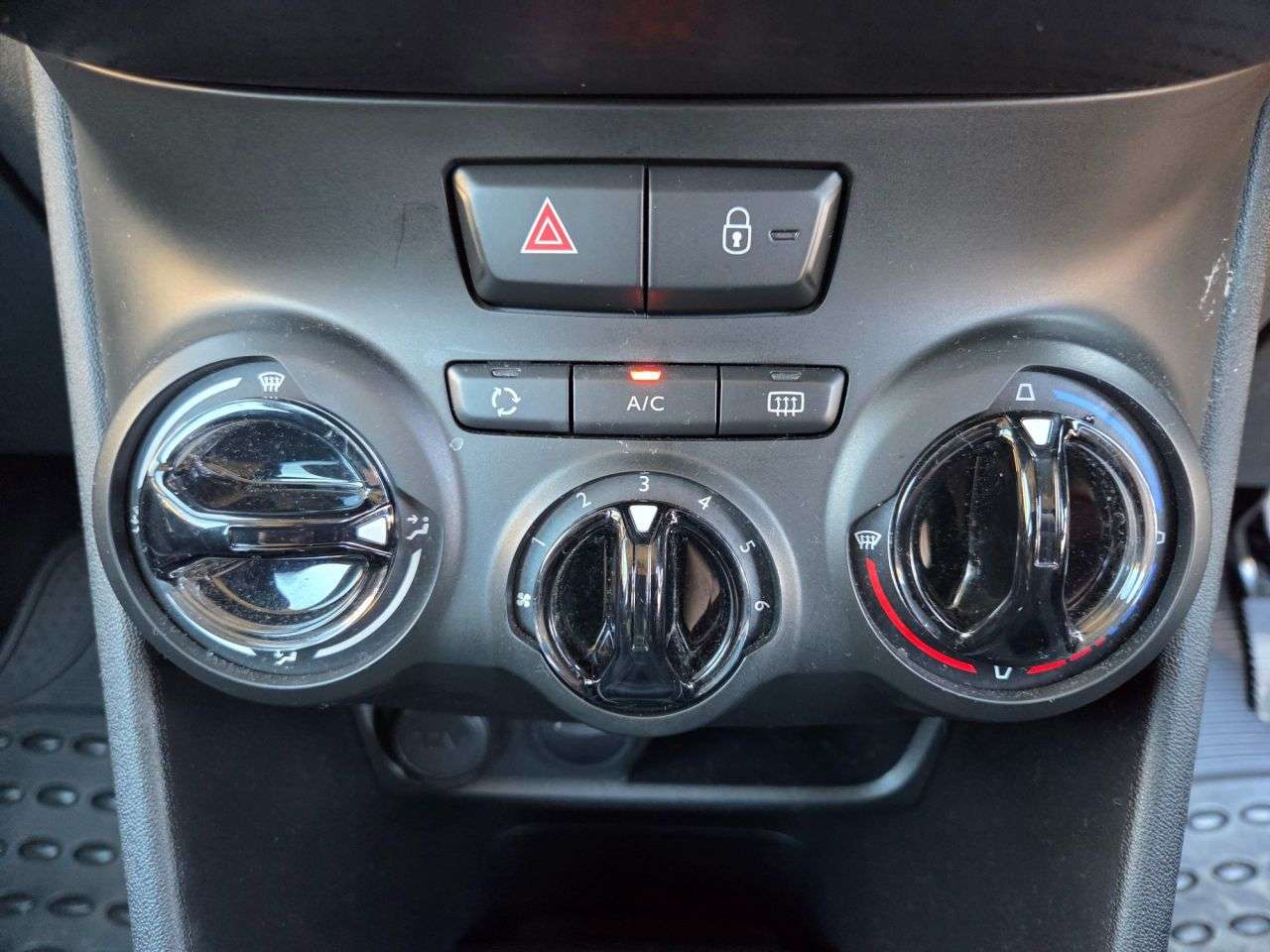 2018 PEUGEOT 208 2018 PEUGEOT 208