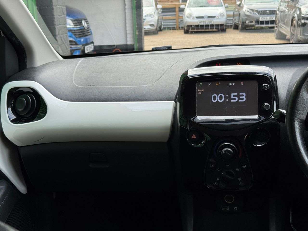 2016 TOYOTA AYGO 2016 TOYOTA AYGO