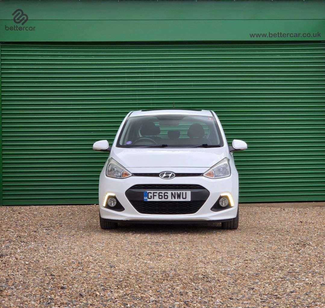 A 2016 HYUNDAI I10 1.2 Premium SE Hatchback 5dr Petrol Manual Euro 5 (87 ps) Huge Spec List in A 2016 HYUNDAI I10 1.2 Premium SE Hatchback 5dr Petrol Manual Euro 5 (87 ps) Huge Spec List in