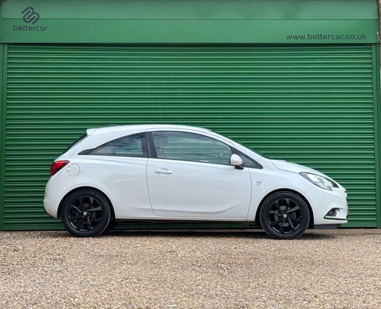 A 2017 VAUXHALL CORSA 1.4i ecoTEC SRi Hatchback 3dr Petrol Manual Euro 6 (75 ps) Apple CarPlay & A 2017 VAUXHALL CORSA 1.4i ecoTEC SRi Hatchback 3dr Petrol Manual Euro 6 (75 ps) Apple CarPlay &