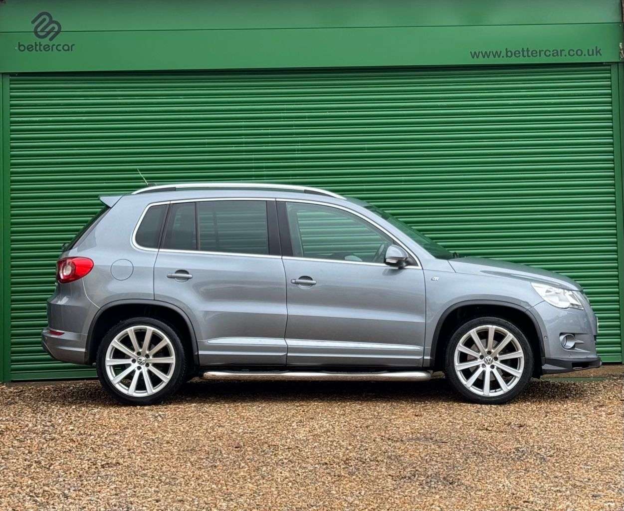 A 2010 VOLKSWAGEN TIGUAN 2.0 TDI R-Line SUV 5dr Diesel Manual 4WD Euro 5 (140 ps) Huge Spec & Cam-Be A 2010 VOLKSWAGEN TIGUAN 2.0 TDI R-Line SUV 5dr Diesel Manual 4WD Euro 5 (140 ps) Huge Spec & Cam-Be