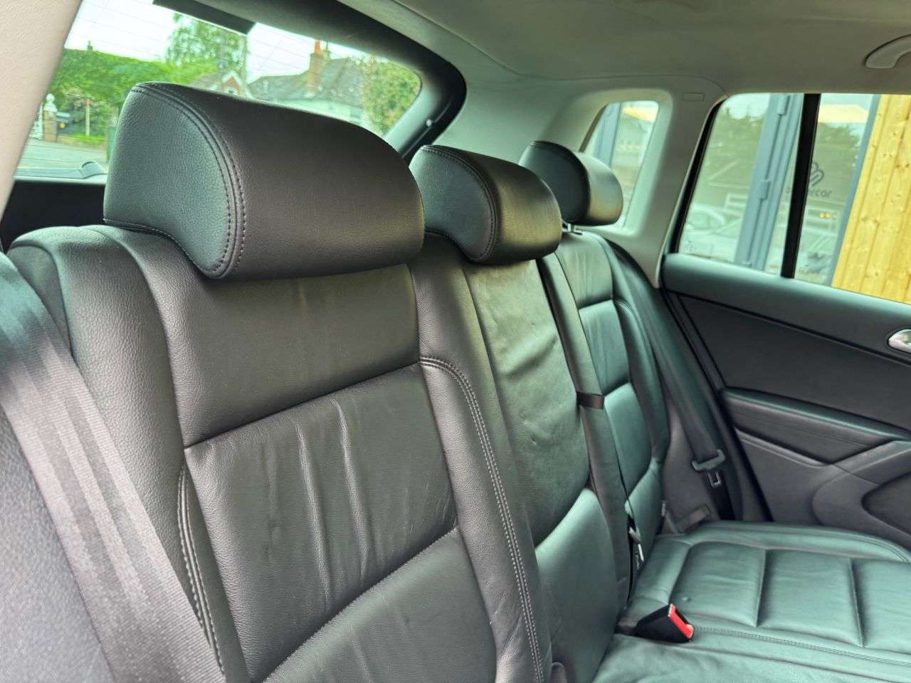 2010 VOLKSWAGEN TIGUAN 2010 VOLKSWAGEN TIGUAN