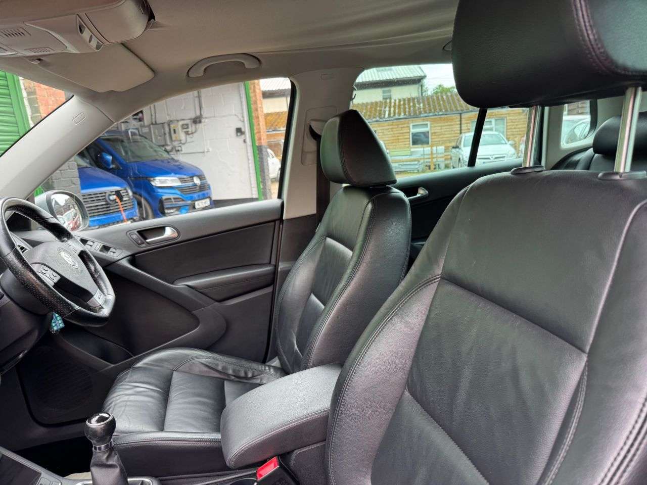 2010 VOLKSWAGEN TIGUAN 2010 VOLKSWAGEN TIGUAN