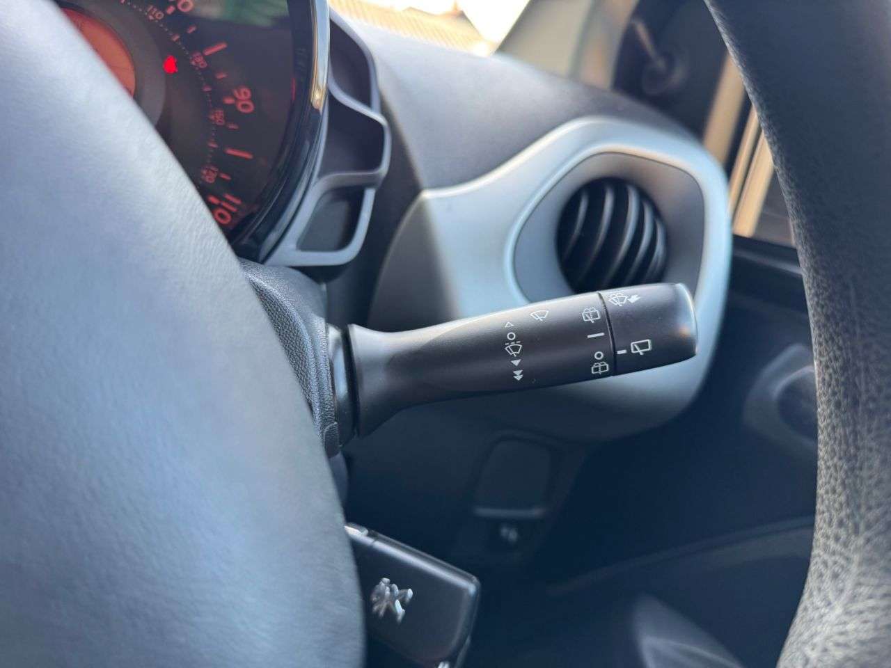 2018 PEUGEOT 108 2018 PEUGEOT 108