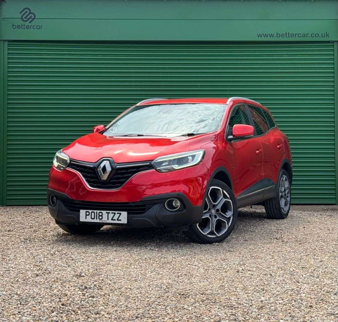 A 2018 RENAULT KADJAR 1.2 TCe Dynamique S Nav SUV 5dr Petrol Manual Euro 6 (s/s) (130 ps) Front & A 2018 RENAULT KADJAR 1.2 TCe Dynamique S Nav SUV 5dr Petrol Manual Euro 6 (s/s) (130 ps) Front &