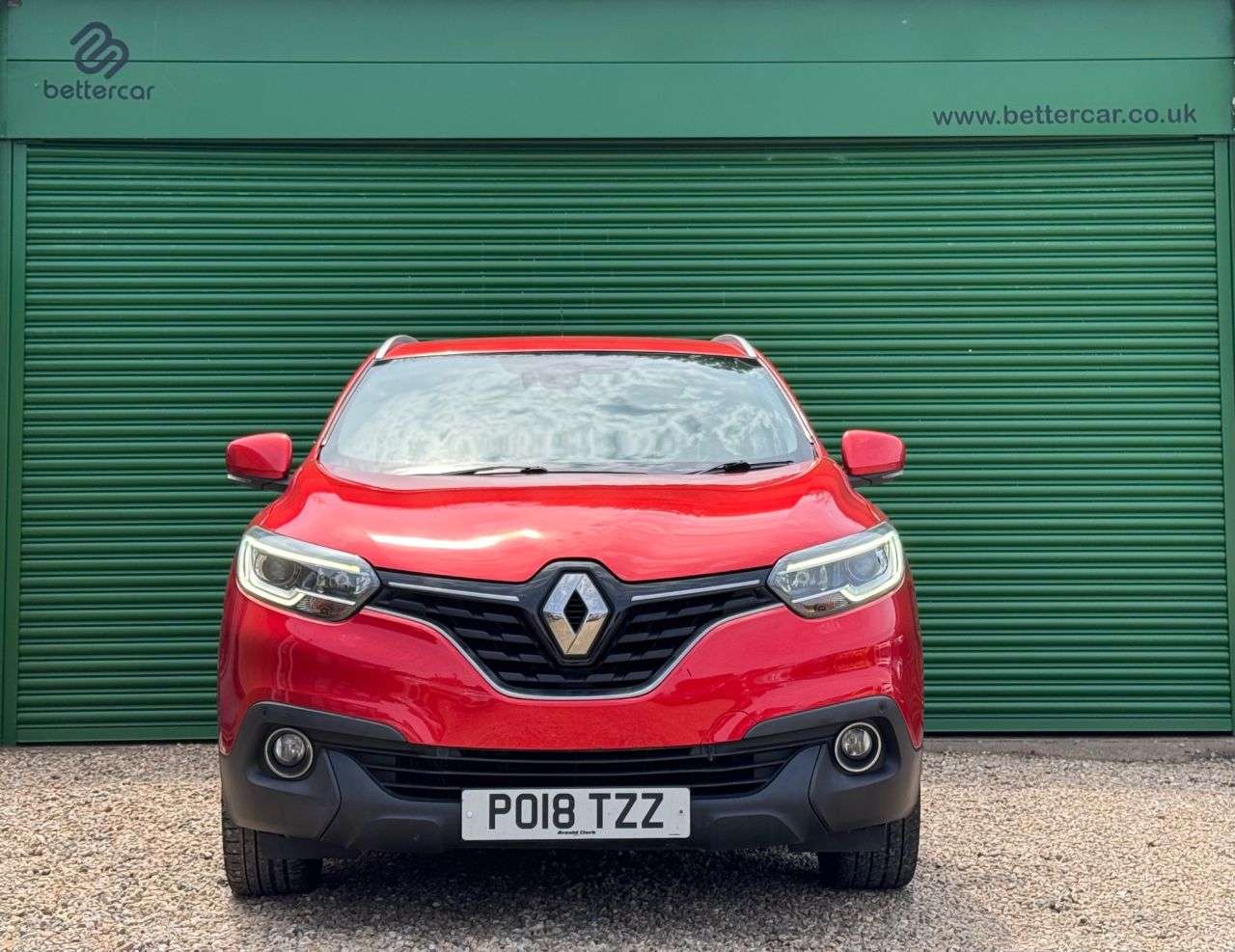 A 2018 RENAULT KADJAR 1.2 TCe Dynamique S Nav SUV 5dr Petrol Manual Euro 6 (s/s) (130 ps) Front & A 2018 RENAULT KADJAR 1.2 TCe Dynamique S Nav SUV 5dr Petrol Manual Euro 6 (s/s) (130 ps) Front &