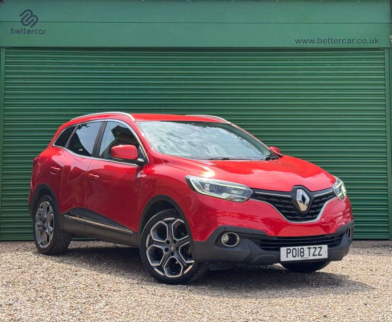 A 2018 RENAULT KADJAR 1.2 TCe Dynamique S Nav SUV 5dr Petrol Manual Euro 6 (s/s) (130 ps) Front & A 2018 RENAULT KADJAR 1.2 TCe Dynamique S Nav SUV 5dr Petrol Manual Euro 6 (s/s) (130 ps) Front &
