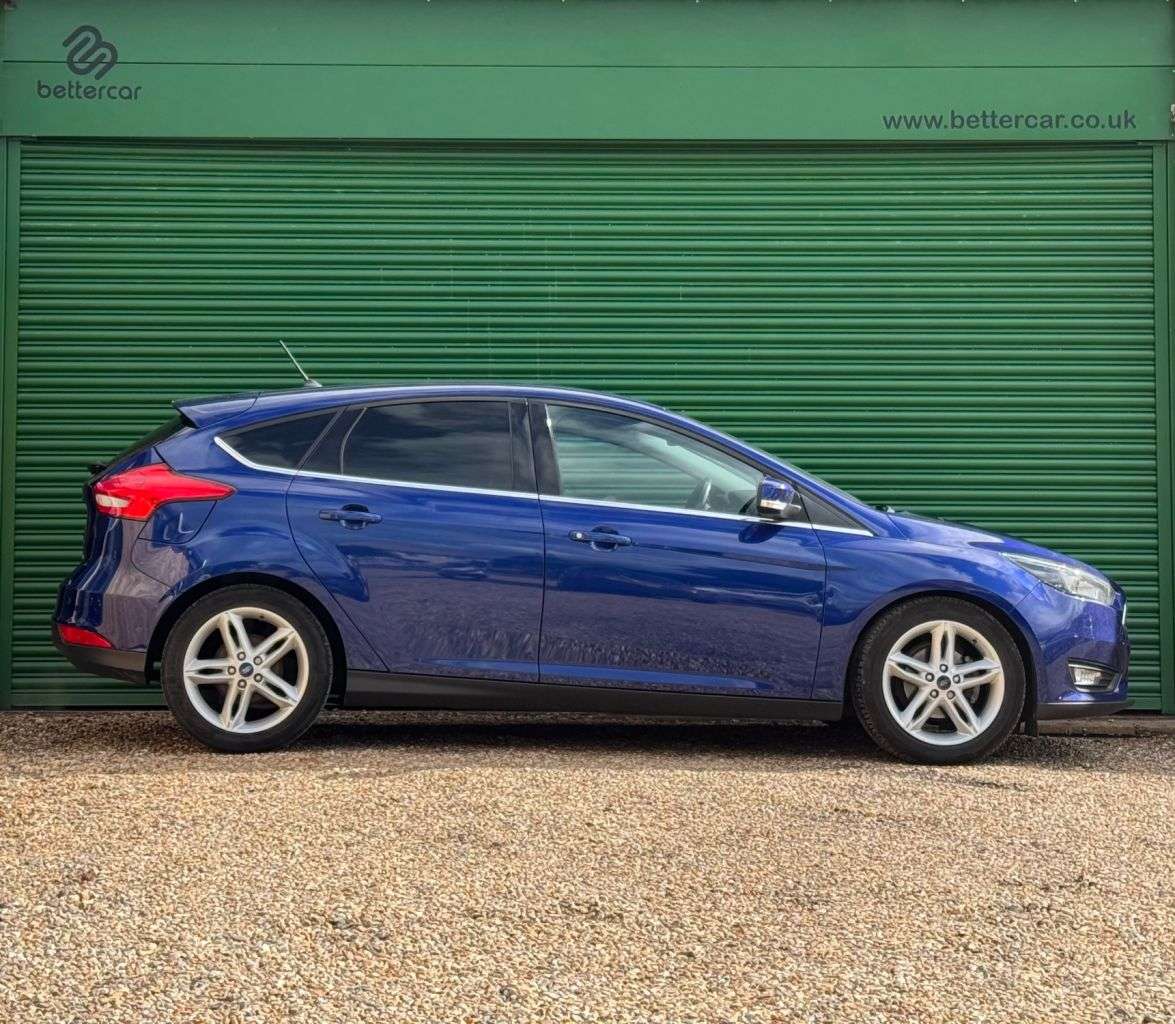 A 2018 FORD FOCUS 1.0T EcoBoost Zetec Edition Hatchback 5dr Petrol Manual Euro 6 (s/s) (100 p A 2018 FORD FOCUS 1.0T EcoBoost Zetec Edition Hatchback 5dr Petrol Manual Euro 6 (s/s) (100 p