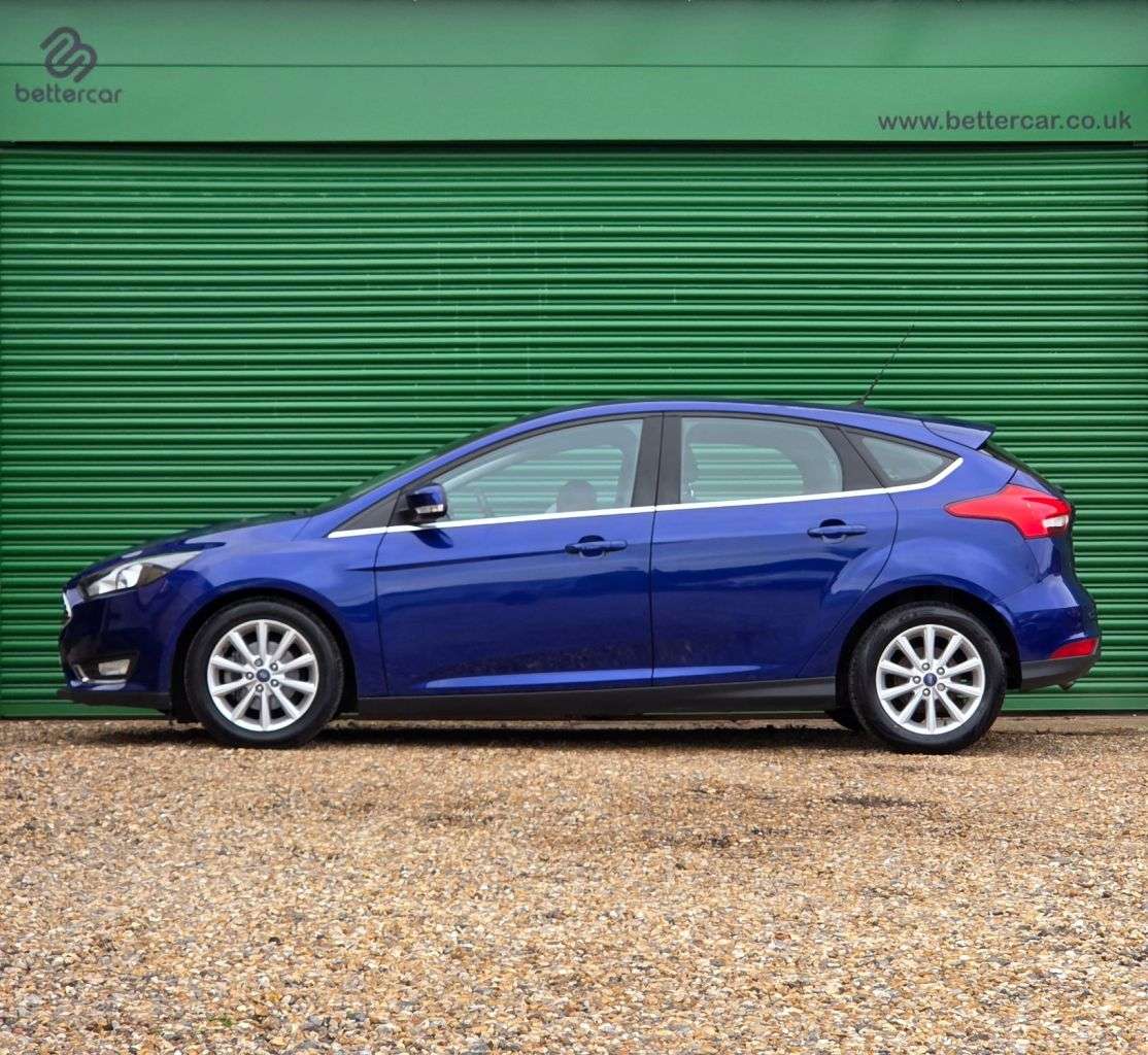 A 2016 FORD FOCUS 1.0T EcoBoost Titanium Hatchback 5dr Petrol Manual Euro 6 (s/s) (125 ps) CR A 2016 FORD FOCUS 1.0T EcoBoost Titanium Hatchback 5dr Petrol Manual Euro 6 (s/s) (125 ps) CR