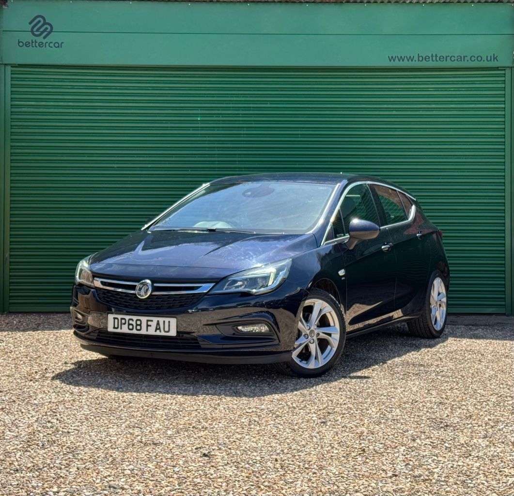 A 2018 VAUXHALL ASTRA 1.0i Turbo ecoTEC SRi Nav Hatchback 5dr Petrol Manual Euro 6 (s/s) (105 ps) A 2018 VAUXHALL ASTRA 1.0i Turbo ecoTEC SRi Nav Hatchback 5dr Petrol Manual Euro 6 (s/s) (105 ps)