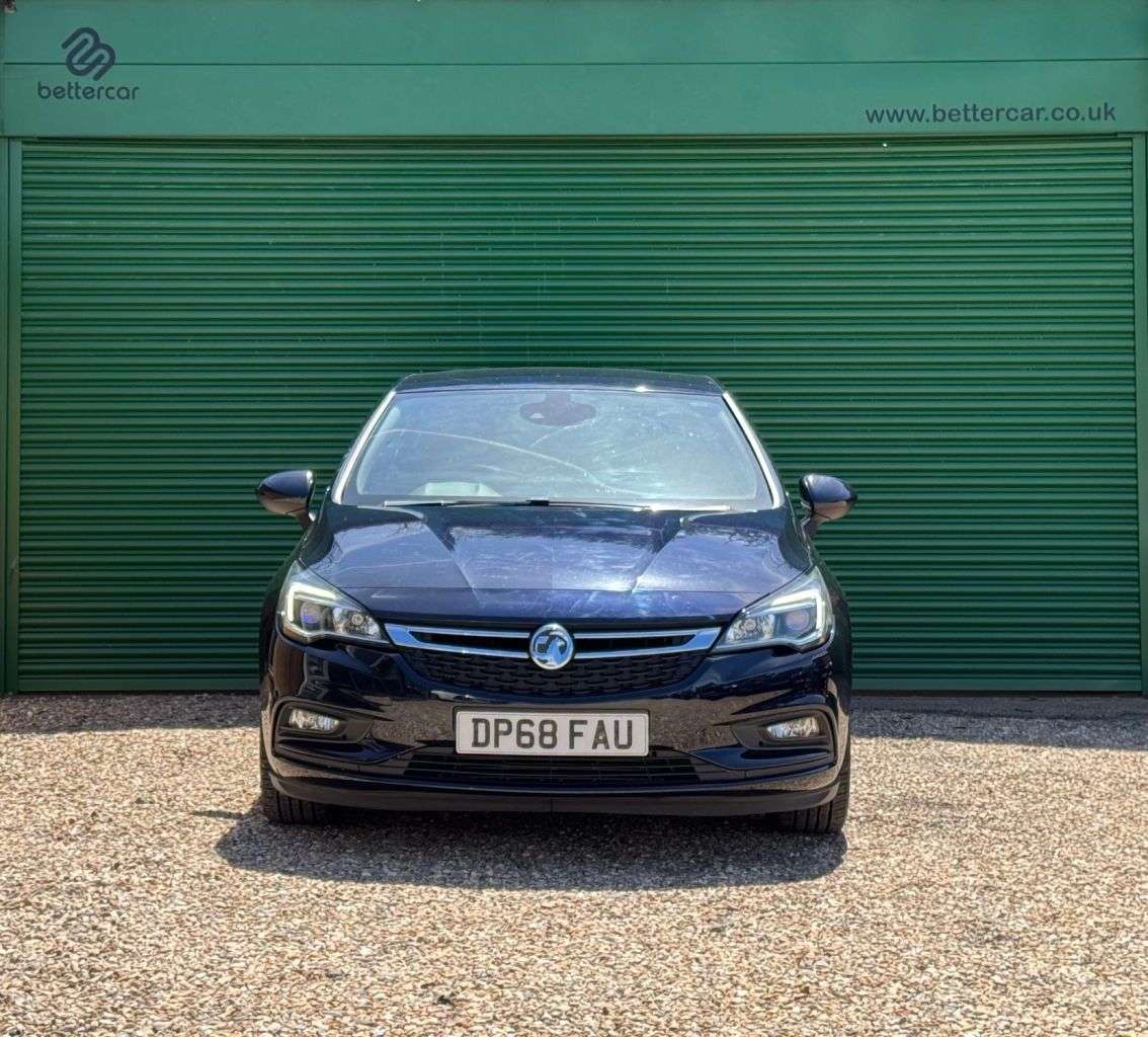 A 2018 VAUXHALL ASTRA 1.0i Turbo ecoTEC SRi Nav Hatchback 5dr Petrol Manual Euro 6 (s/s) (105 ps) A 2018 VAUXHALL ASTRA 1.0i Turbo ecoTEC SRi Nav Hatchback 5dr Petrol Manual Euro 6 (s/s) (105 ps)