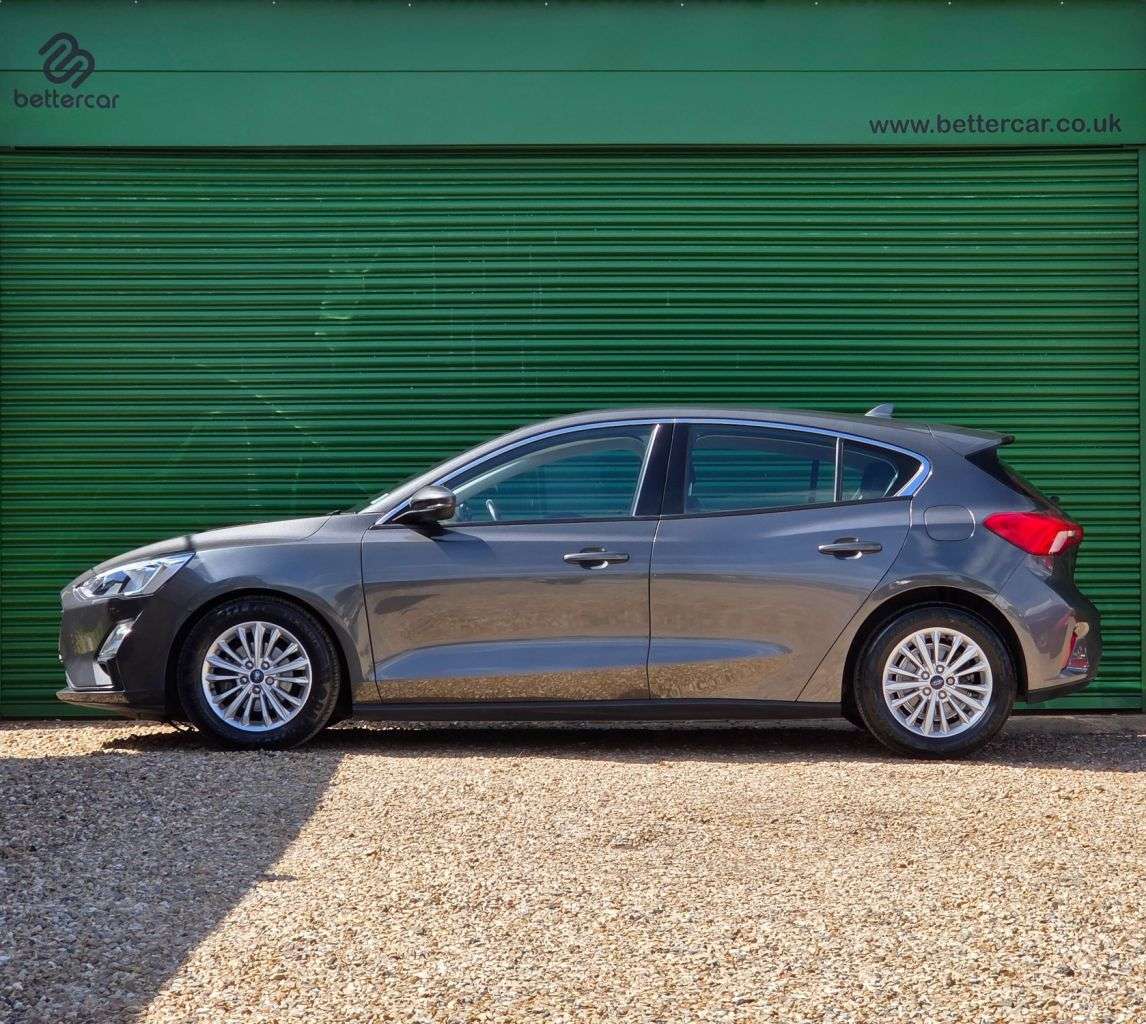 A 2018 FORD FOCUS 1.0T EcoBoost Titanium Hatchback 5dr Petrol Manual Euro 6 (s/s) (125 ps) FR A 2018 FORD FOCUS 1.0T EcoBoost Titanium Hatchback 5dr Petrol Manual Euro 6 (s/s) (125 ps) FR