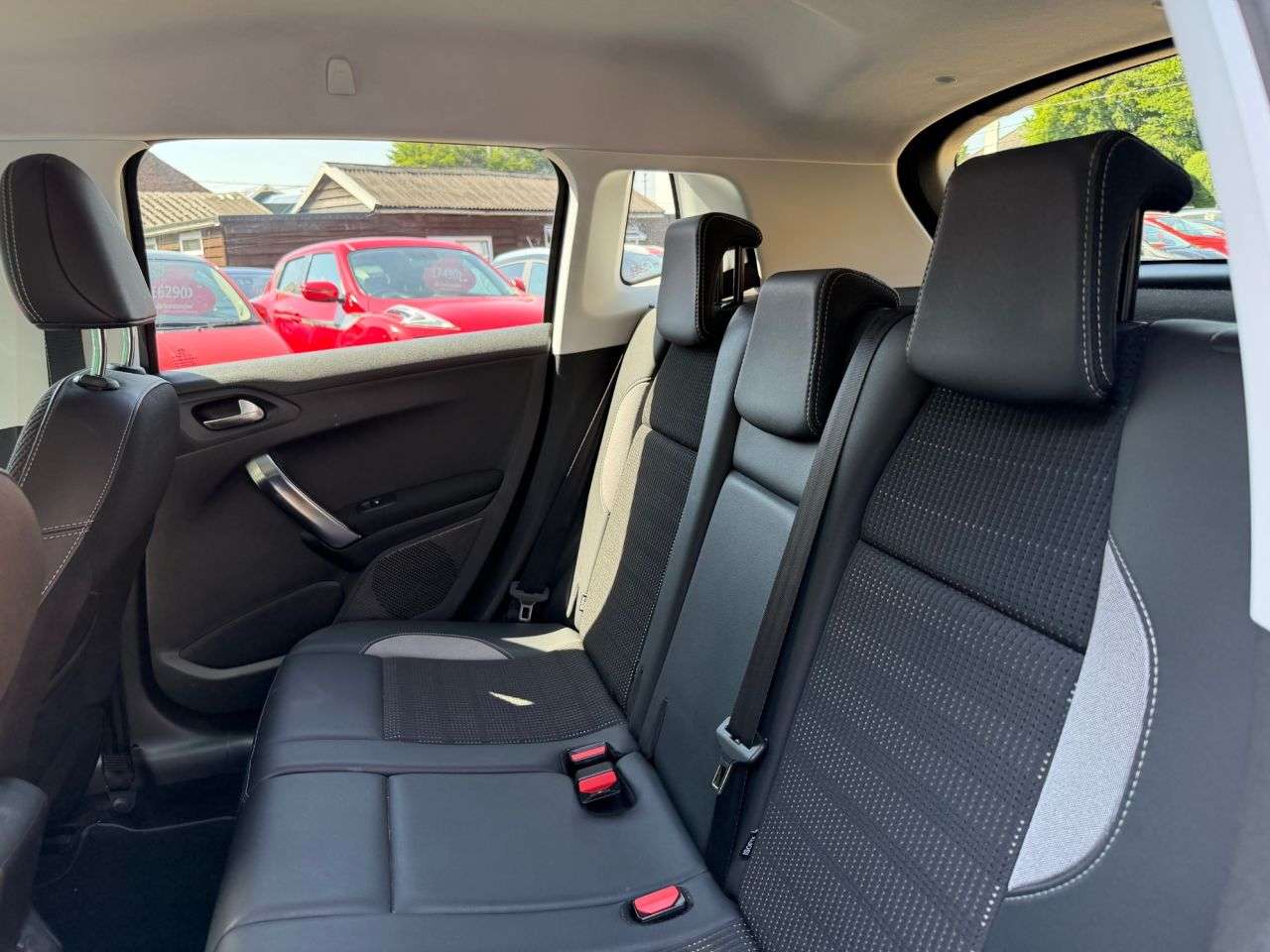 2019 PEUGEOT 2008 2019 PEUGEOT 2008