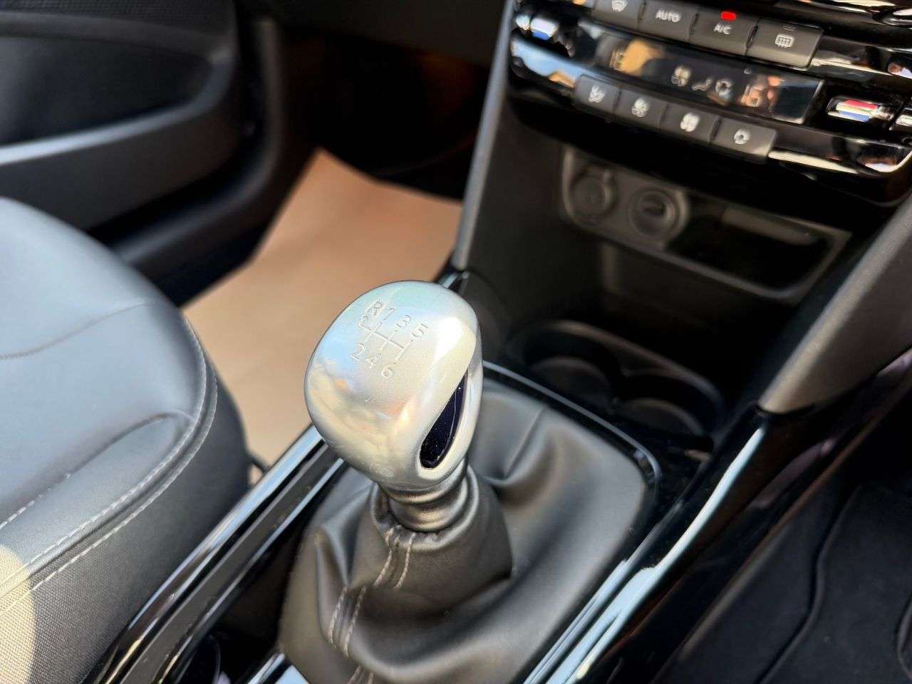 2019 PEUGEOT 2008 2019 PEUGEOT 2008