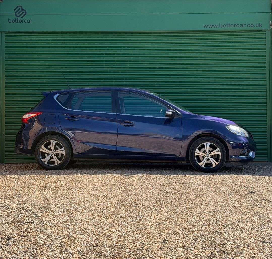A 2016 NISSAN PULSAR 1.2 DIG-T Acenta Hatchback 5dr Petrol Manual Euro 6 (s/s) (115 ps) Rear Sen A 2016 NISSAN PULSAR 1.2 DIG-T Acenta Hatchback 5dr Petrol Manual Euro 6 (s/s) (115 ps) Rear Sen