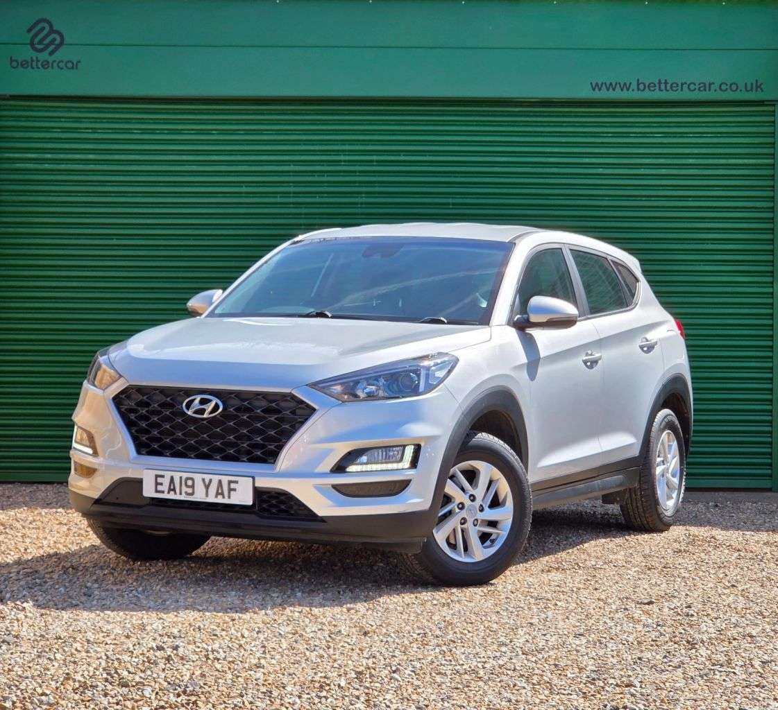 A 2019 HYUNDAI TUCSON 1.6 GDi S Connect SUV 5dr Petrol Manual Euro 6 (s/s) (132 ps) Rear Camera & A 2019 HYUNDAI TUCSON 1.6 GDi S Connect SUV 5dr Petrol Manual Euro 6 (s/s) (132 ps) Rear Camera &