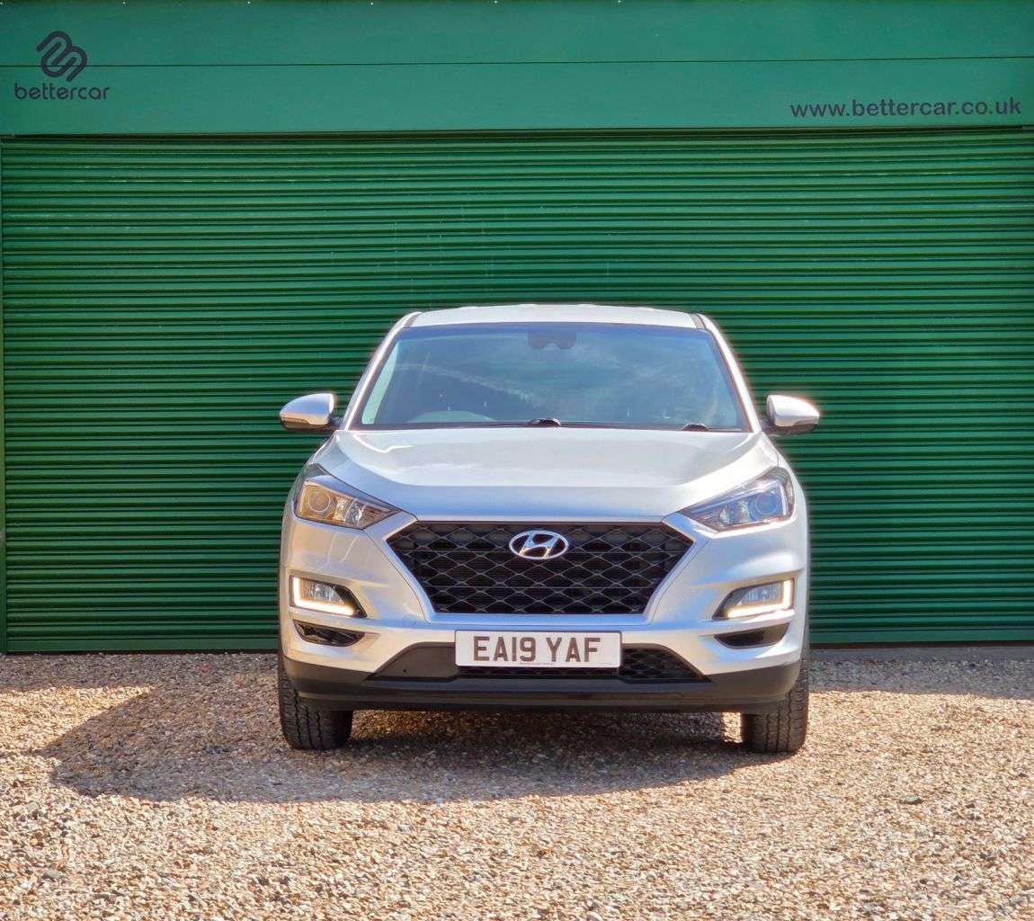 A 2019 HYUNDAI TUCSON 1.6 GDi S Connect SUV 5dr Petrol Manual Euro 6 (s/s) (132 ps) Rear Camera & A 2019 HYUNDAI TUCSON 1.6 GDi S Connect SUV 5dr Petrol Manual Euro 6 (s/s) (132 ps) Rear Camera &