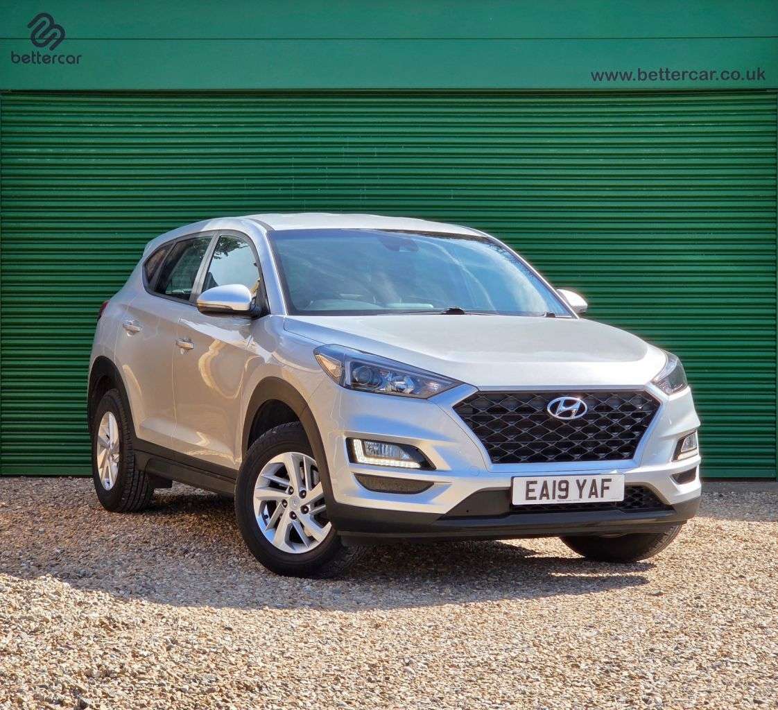 A 2019 HYUNDAI TUCSON 1.6 GDi S Connect SUV 5dr Petrol Manual Euro 6 (s/s) (132 ps) Rear Camera & A 2019 HYUNDAI TUCSON 1.6 GDi S Connect SUV 5dr Petrol Manual Euro 6 (s/s) (132 ps) Rear Camera &