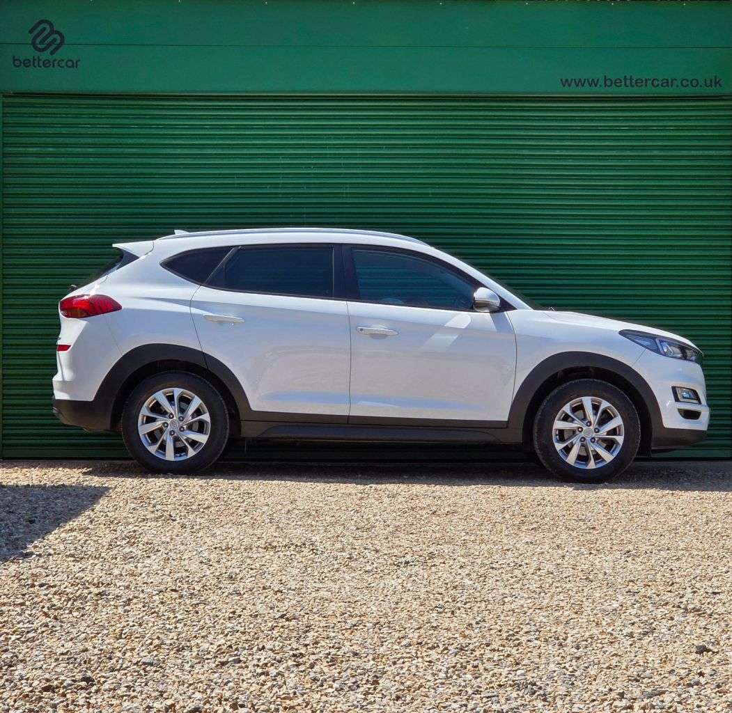A 2020 HYUNDAI TUCSON 1.6 GDi SE Nav SUV 5dr Petrol Manual Euro 6 (s/s) (132 ps) AppleCarPlay, Re A 2020 HYUNDAI TUCSON 1.6 GDi SE Nav SUV 5dr Petrol Manual Euro 6 (s/s) (132 ps) AppleCarPlay, Re