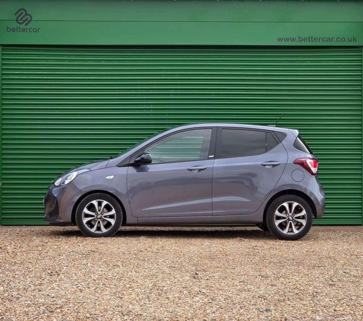 A 2019 HYUNDAI I10 1.0 Play Hatchback 5dr Petrol Manual Euro 6 (67 ps) Apple CarPlay, DAB & Sa A 2019 HYUNDAI I10 1.0 Play Hatchback 5dr Petrol Manual Euro 6 (67 ps) Apple CarPlay, DAB & Sa