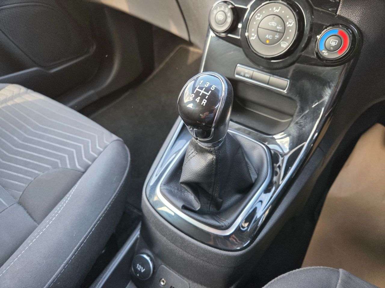 2015 FORD FIESTA 2015 FORD FIESTA