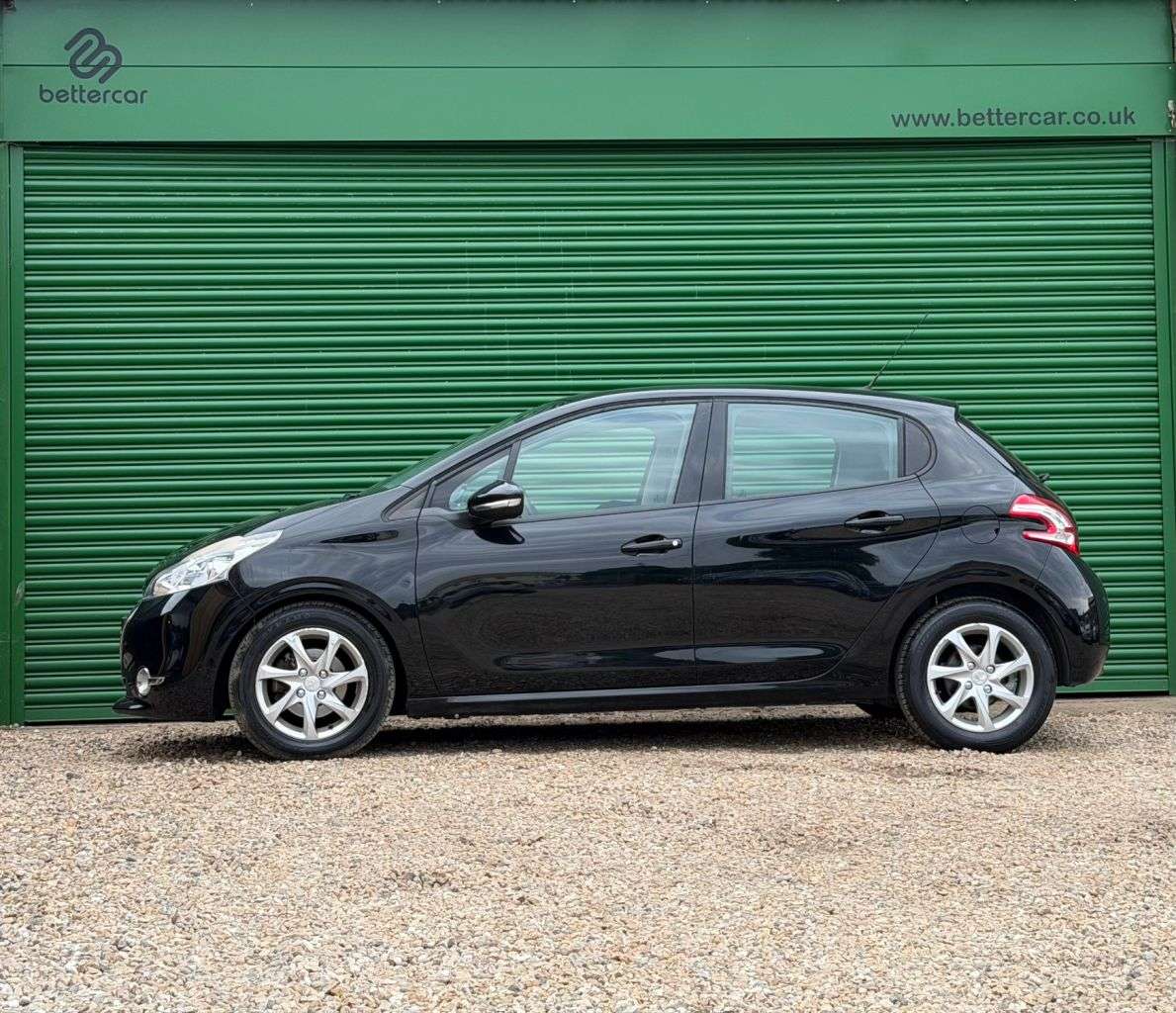 2013 PEUGEOT 208 2013 PEUGEOT 208
