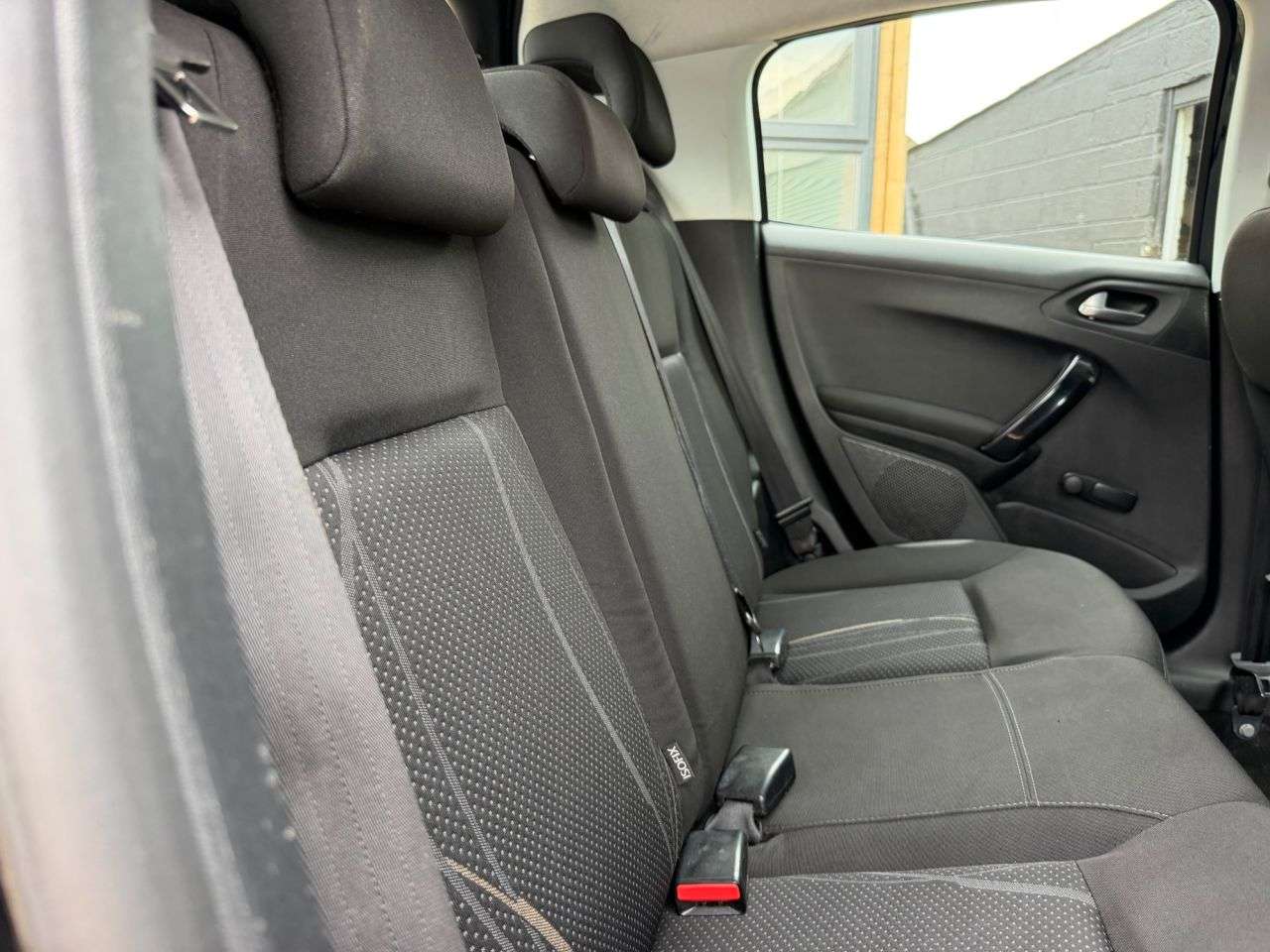 2013 PEUGEOT 208 2013 PEUGEOT 208