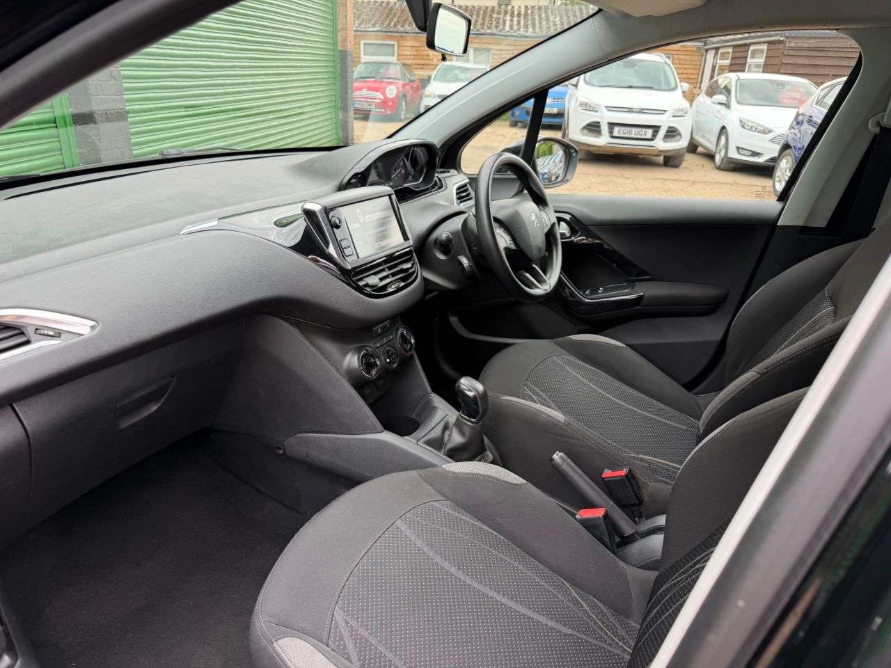 2013 PEUGEOT 208 2013 PEUGEOT 208