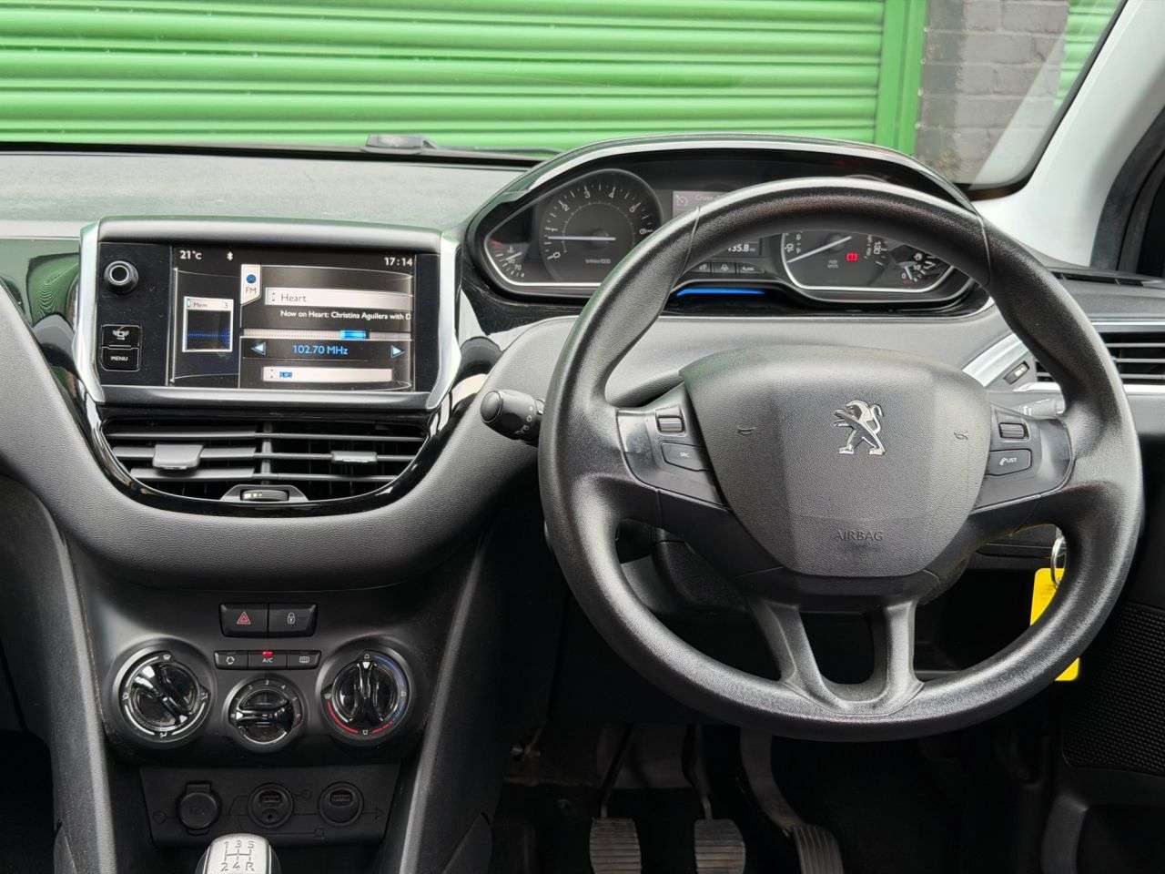 2013 PEUGEOT 208 2013 PEUGEOT 208