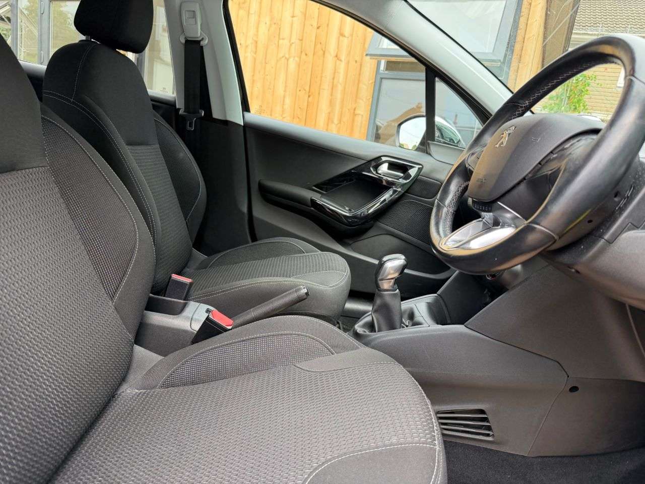 2017 PEUGEOT 208 2017 PEUGEOT 208