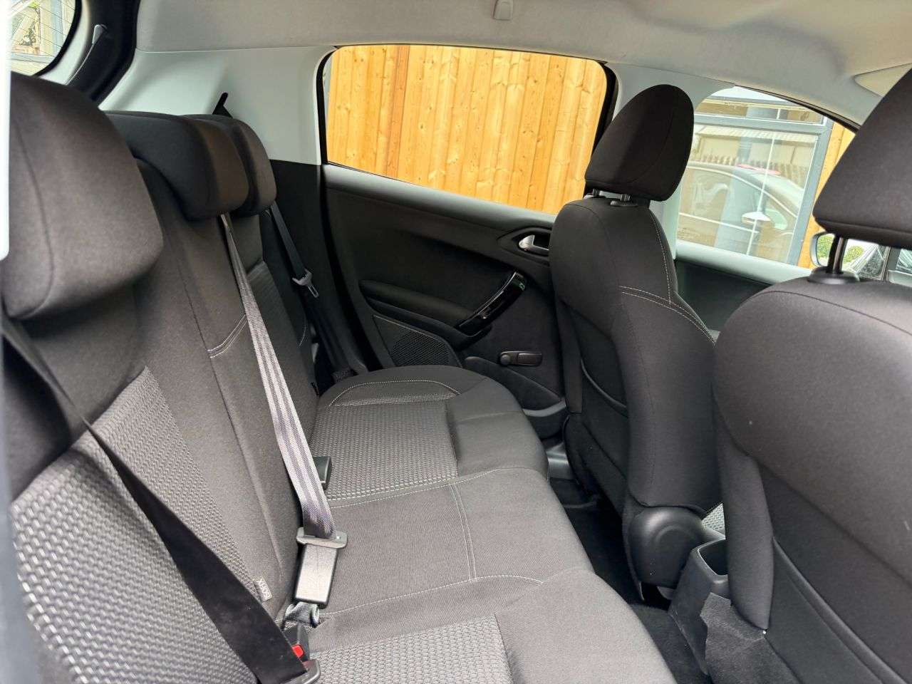 2017 PEUGEOT 208 2017 PEUGEOT 208