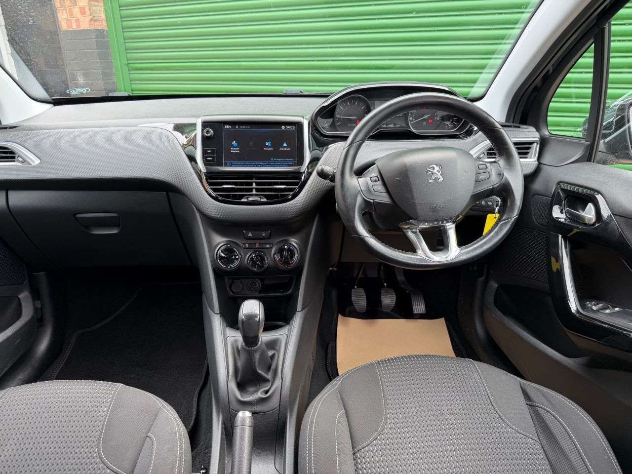 2017 PEUGEOT 208 2017 PEUGEOT 208