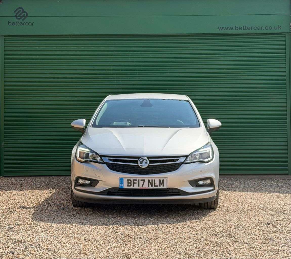 A 2017 VAUXHALL ASTRA 1.6 CDTi BlueInjection Elite Nav Hatchback 5dr Diesel Manual Euro 6 (s/s) ( A 2017 VAUXHALL ASTRA 1.6 CDTi BlueInjection Elite Nav Hatchback 5dr Diesel Manual Euro 6 (s/s) (