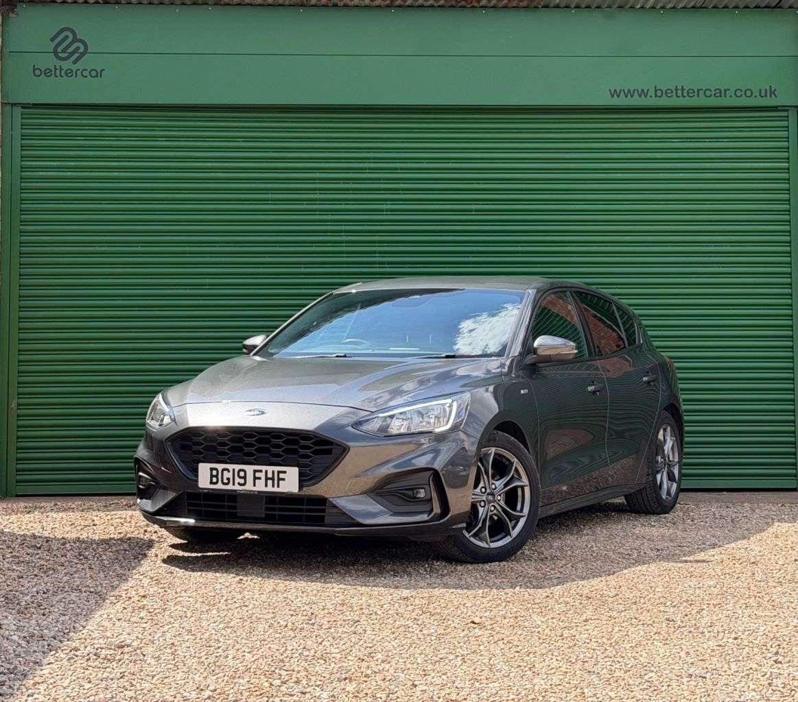 A 2019 FORD FOCUS 1.0T EcoBoost ST-Line Hatchback 5dr Petrol Manual Euro 6 (s/s) (125 ps) Rea A 2019 FORD FOCUS 1.0T EcoBoost ST-Line Hatchback 5dr Petrol Manual Euro 6 (s/s) (125 ps) Rea