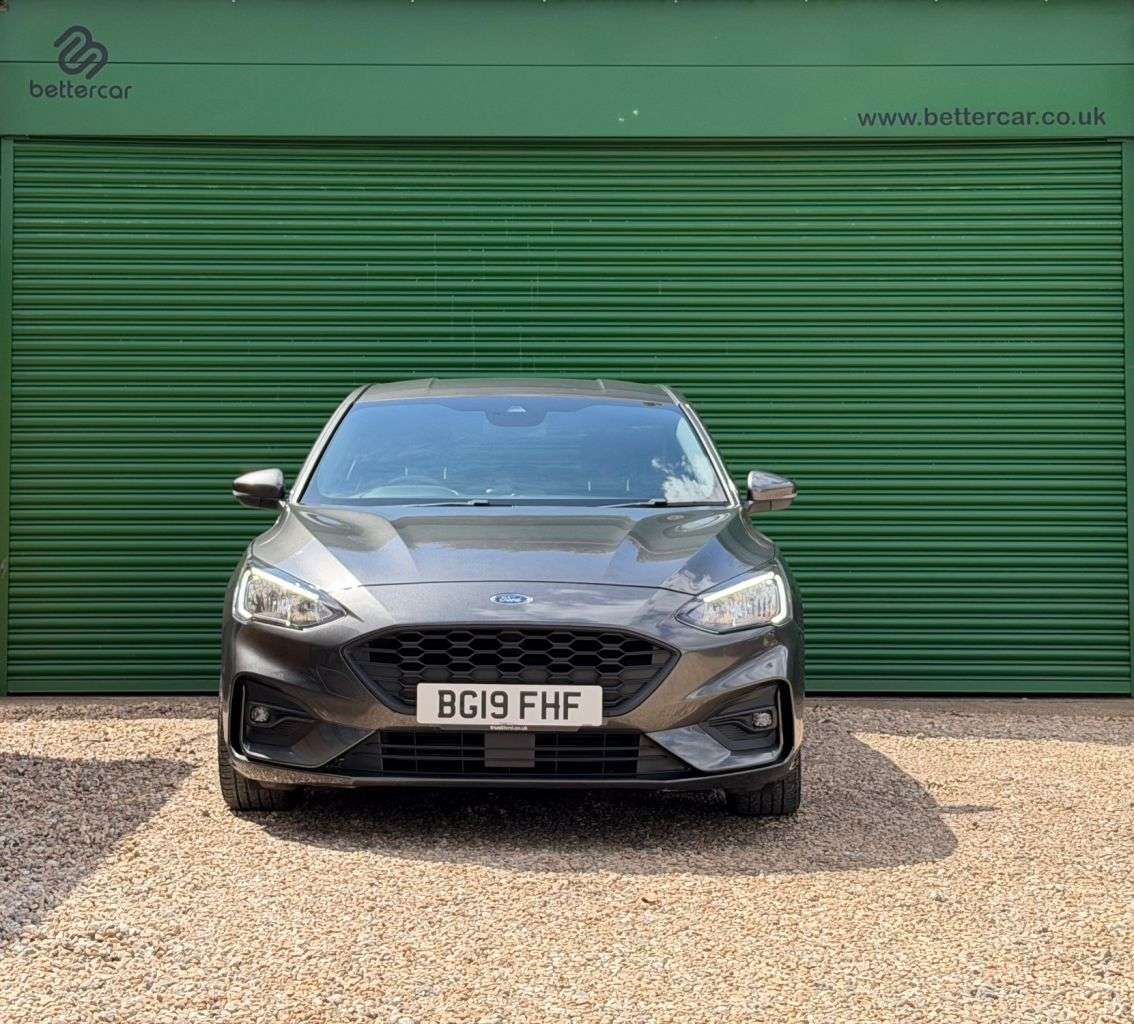 A 2019 FORD FOCUS 1.0T EcoBoost ST-Line Hatchback 5dr Petrol Manual Euro 6 (s/s) (125 ps) Rea A 2019 FORD FOCUS 1.0T EcoBoost ST-Line Hatchback 5dr Petrol Manual Euro 6 (s/s) (125 ps) Rea
