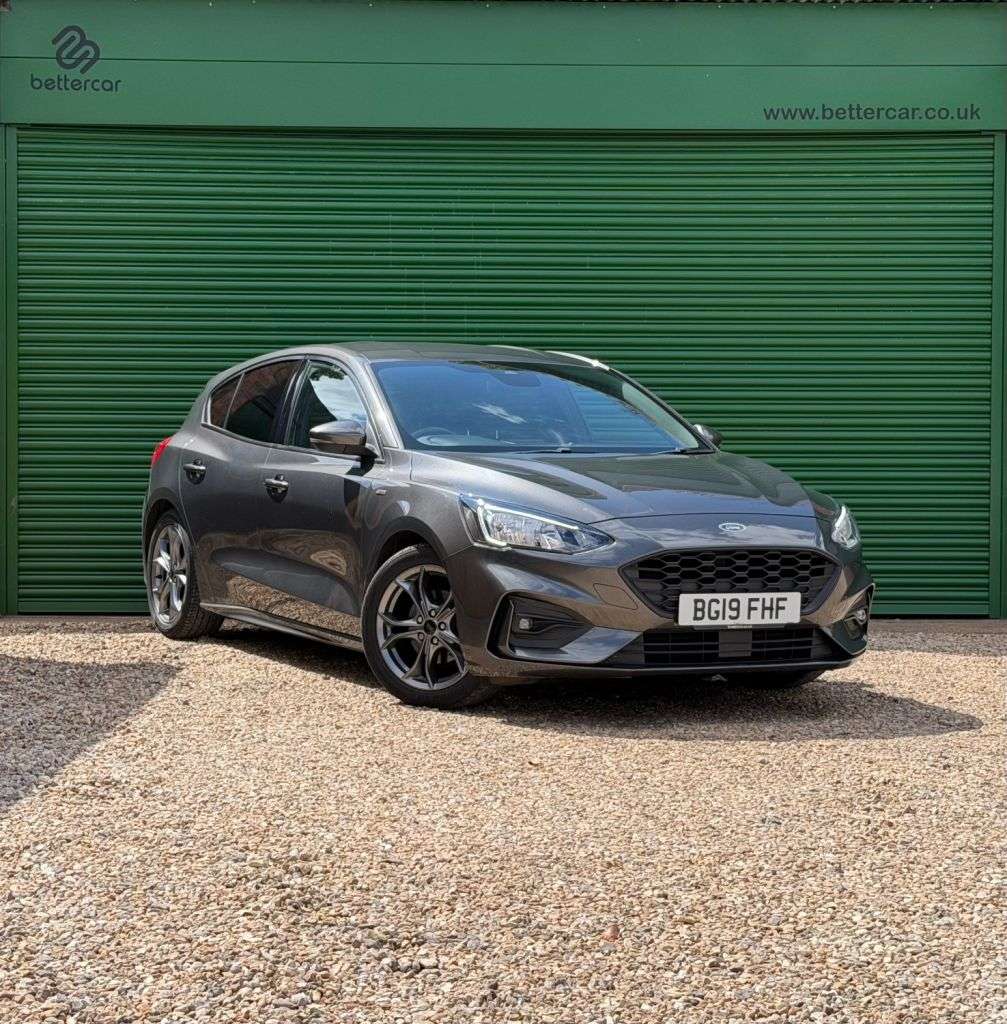 A 2019 FORD FOCUS 1.0T EcoBoost ST-Line Hatchback 5dr Petrol Manual Euro 6 (s/s) (125 ps) Rea A 2019 FORD FOCUS 1.0T EcoBoost ST-Line Hatchback 5dr Petrol Manual Euro 6 (s/s) (125 ps) Rea