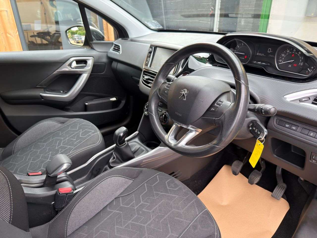 2017 PEUGEOT 2008 2017 PEUGEOT 2008