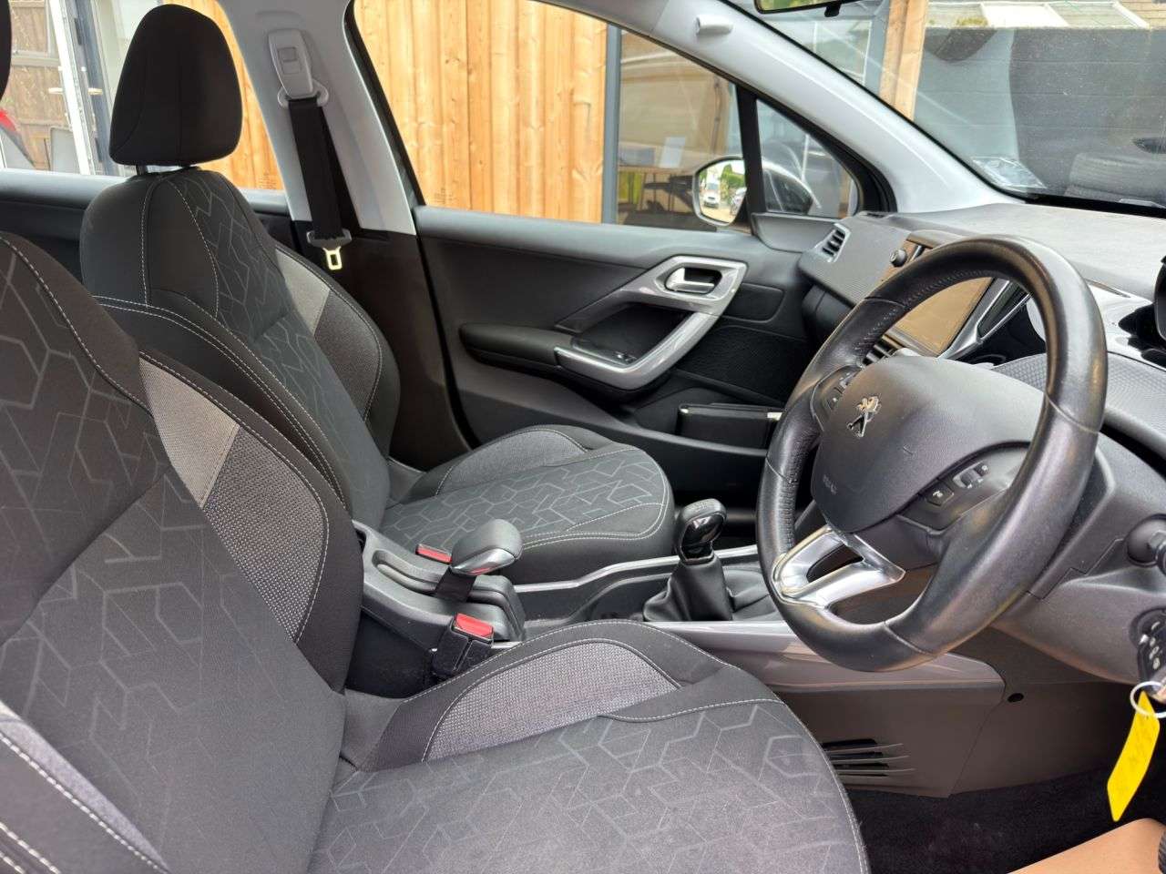 2017 PEUGEOT 2008 2017 PEUGEOT 2008