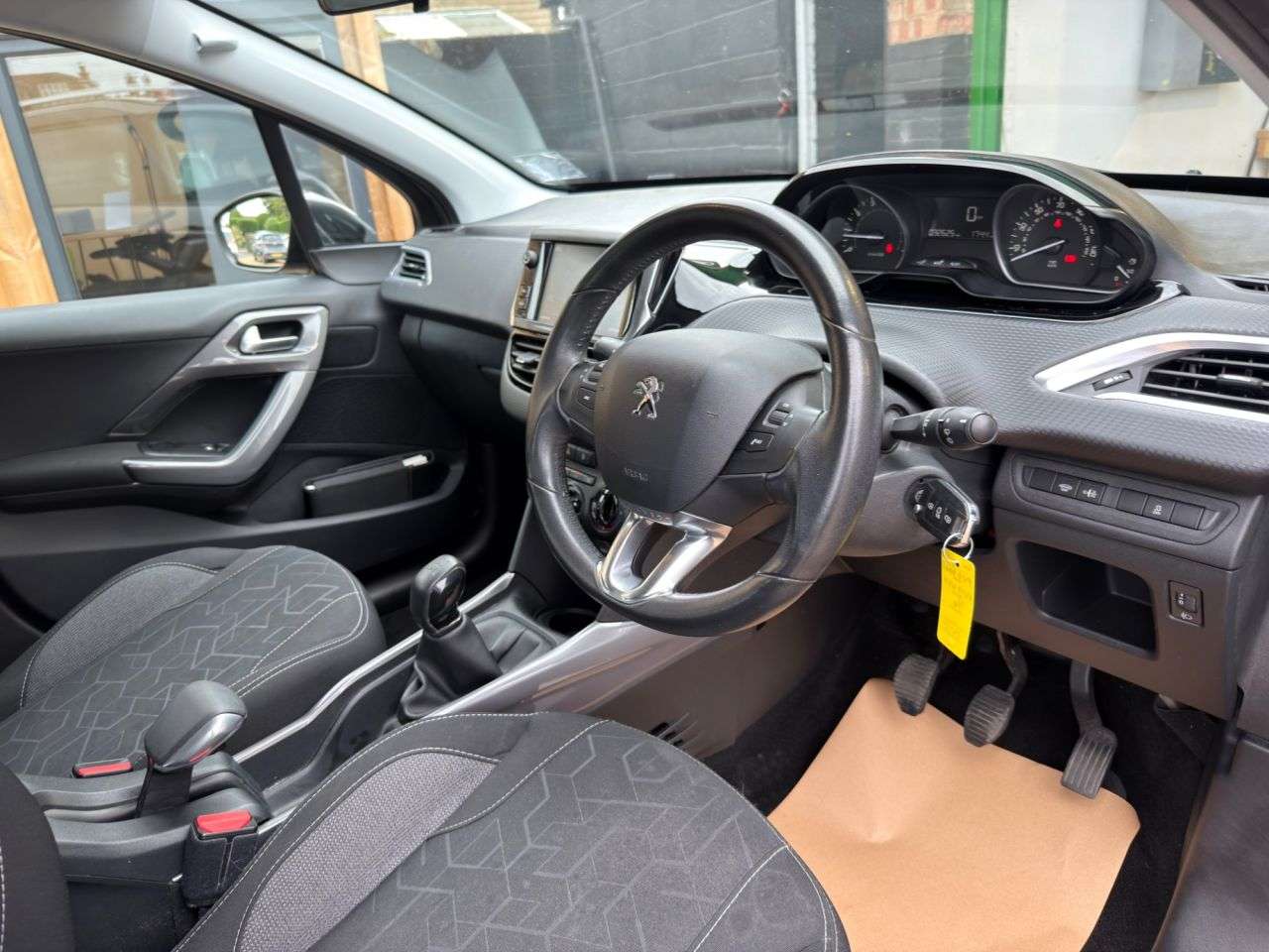 2017 PEUGEOT 2008 2017 PEUGEOT 2008