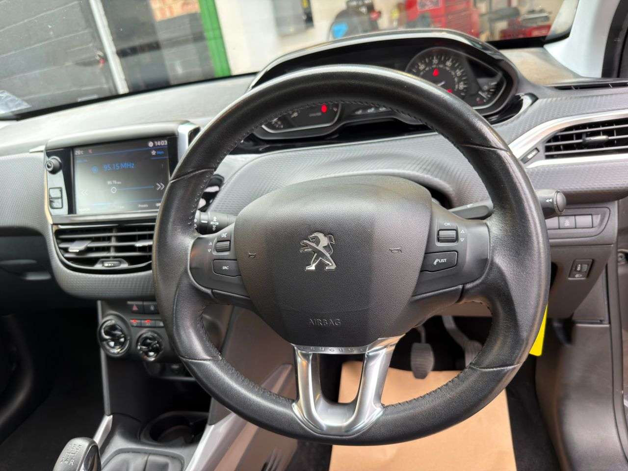 2017 PEUGEOT 2008 2017 PEUGEOT 2008