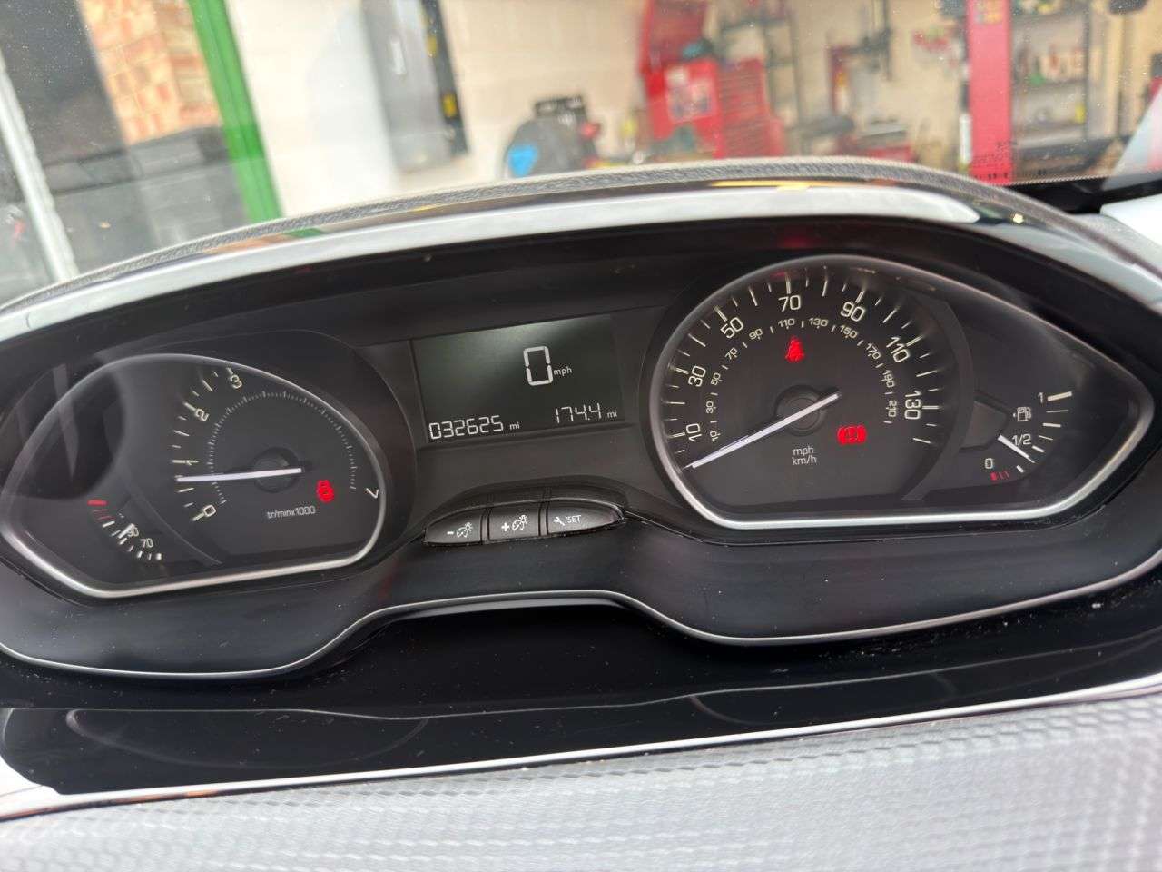 2017 PEUGEOT 2008 2017 PEUGEOT 2008